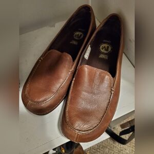 Women's Merrell brown leather loafers